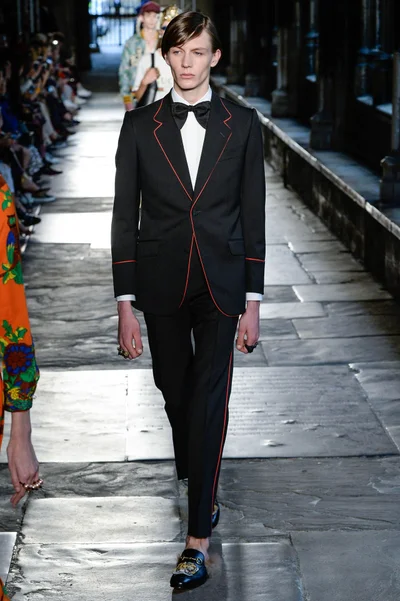Look 48